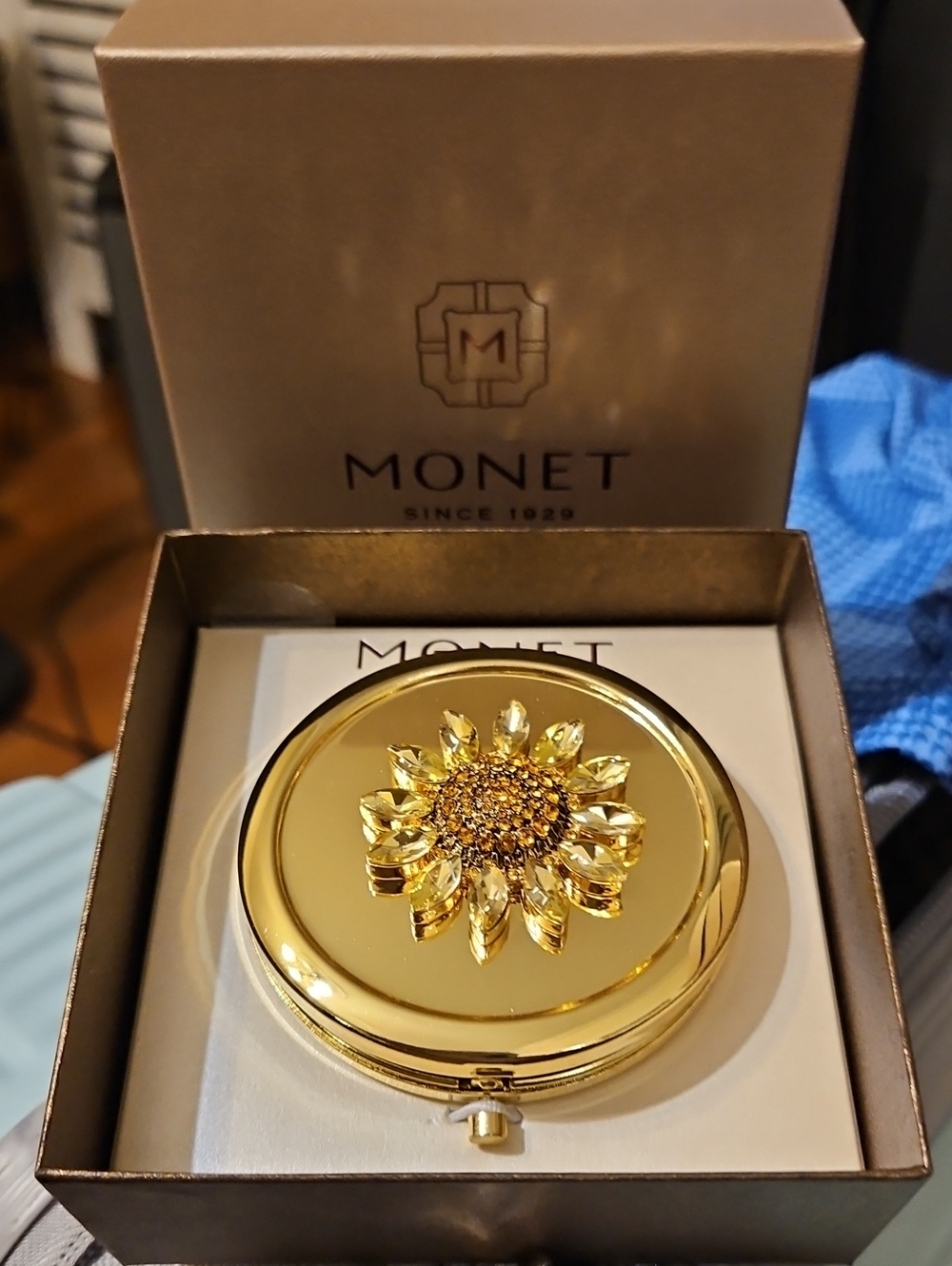 Monet Compact Double Mirror Gold Tone  Daisy